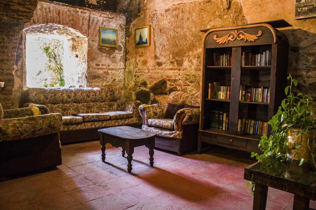 Split Hostel Antigua Buitenkant foto